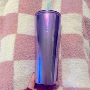 Brand New Starbucks Cup in Chrome Purple 24oz Venti
